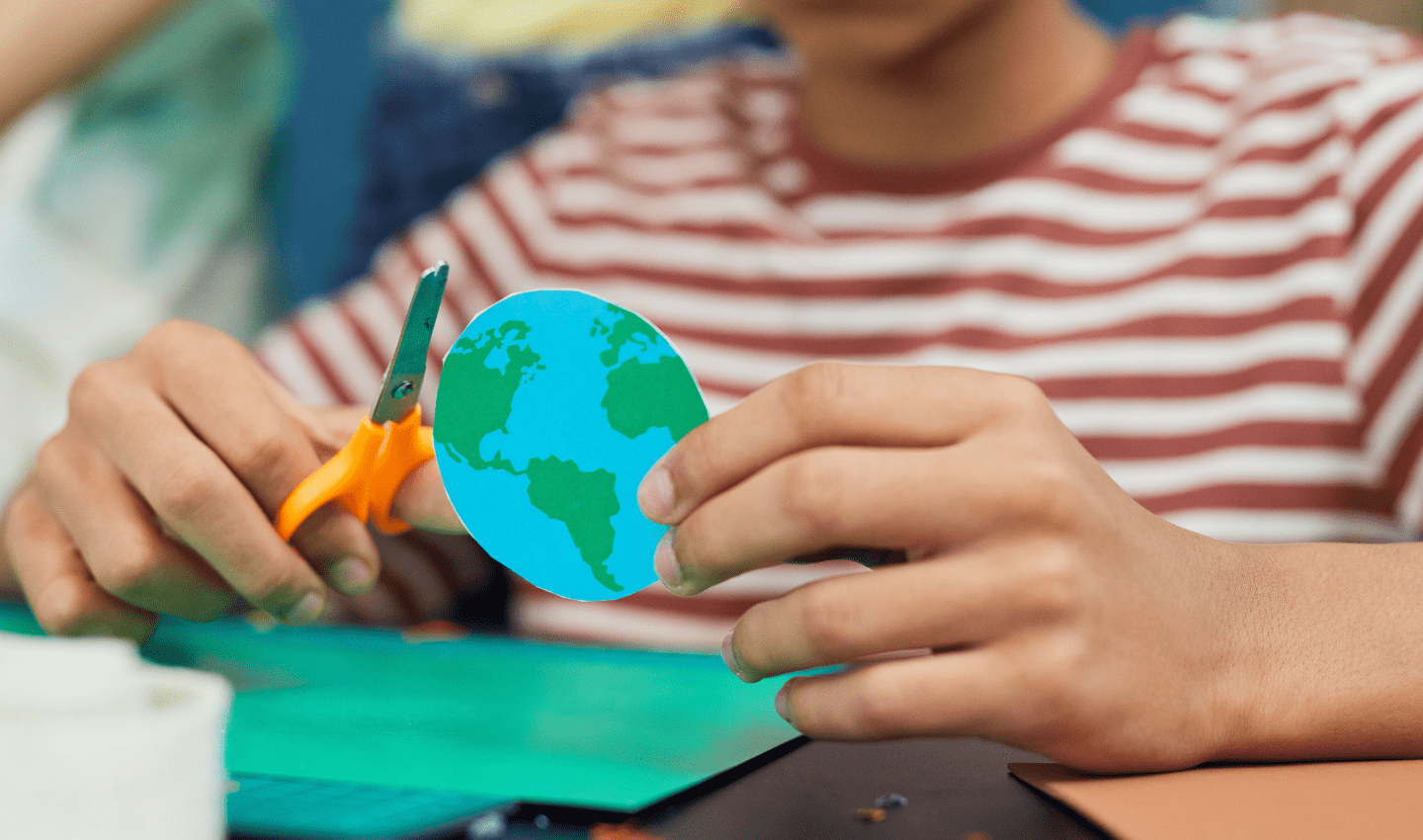 ChildCaringForPlanet_OceanGeneration